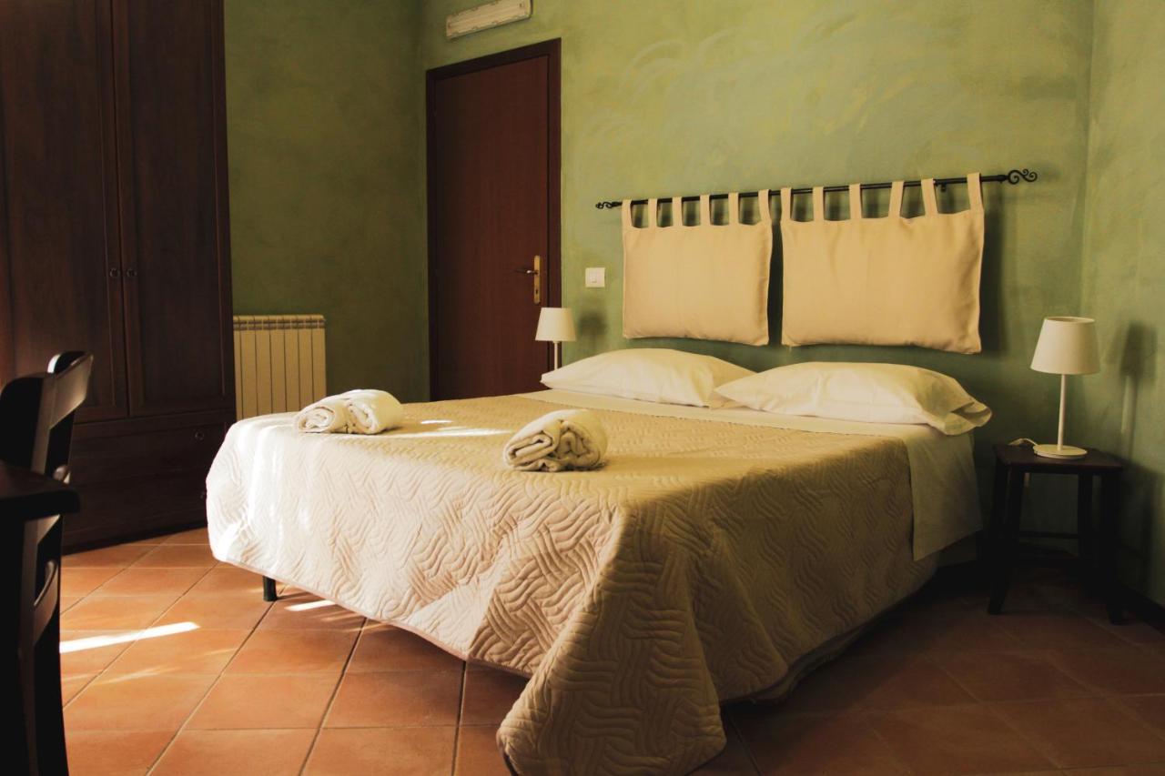 Bed and Breakfast Il Casale Di Gardenia Cesano Exterior foto